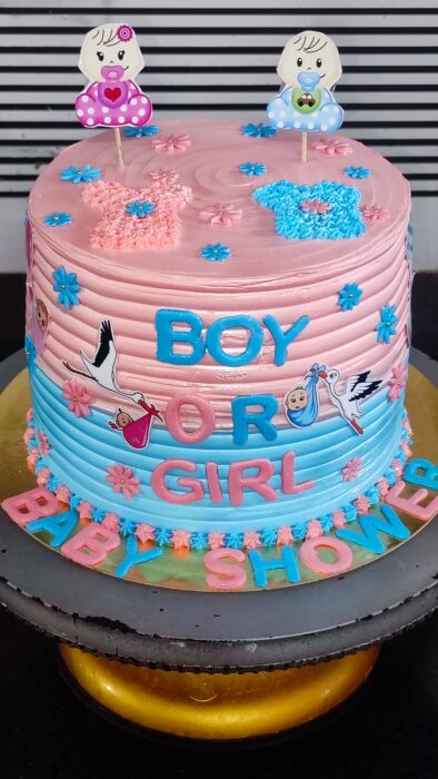 Baby shower cake