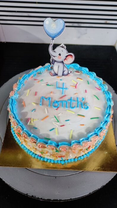 4 months baby cake