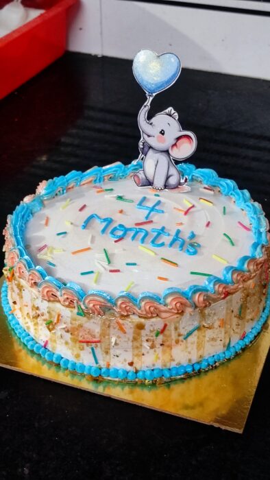 4 months baby cake